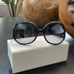 FENDI BIG LENS SUNGLASSES BLACK